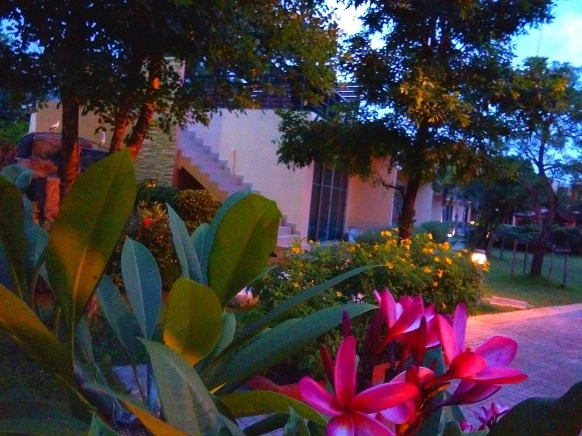 Bangkok.Grand.Resort Bang Bo Bagian luar foto