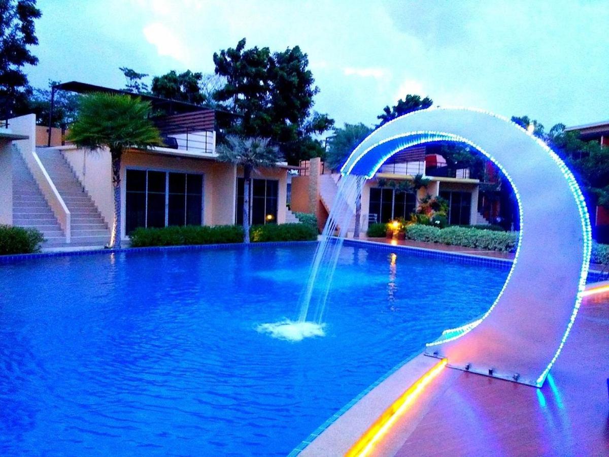 Bangkok.Grand.Resort Bang Bo Bagian luar foto