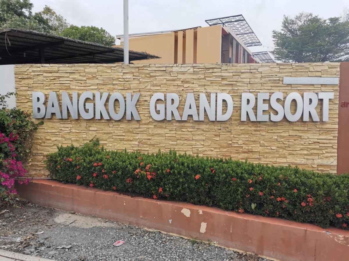 Bangkok.Grand.Resort Bang Bo Bagian luar foto