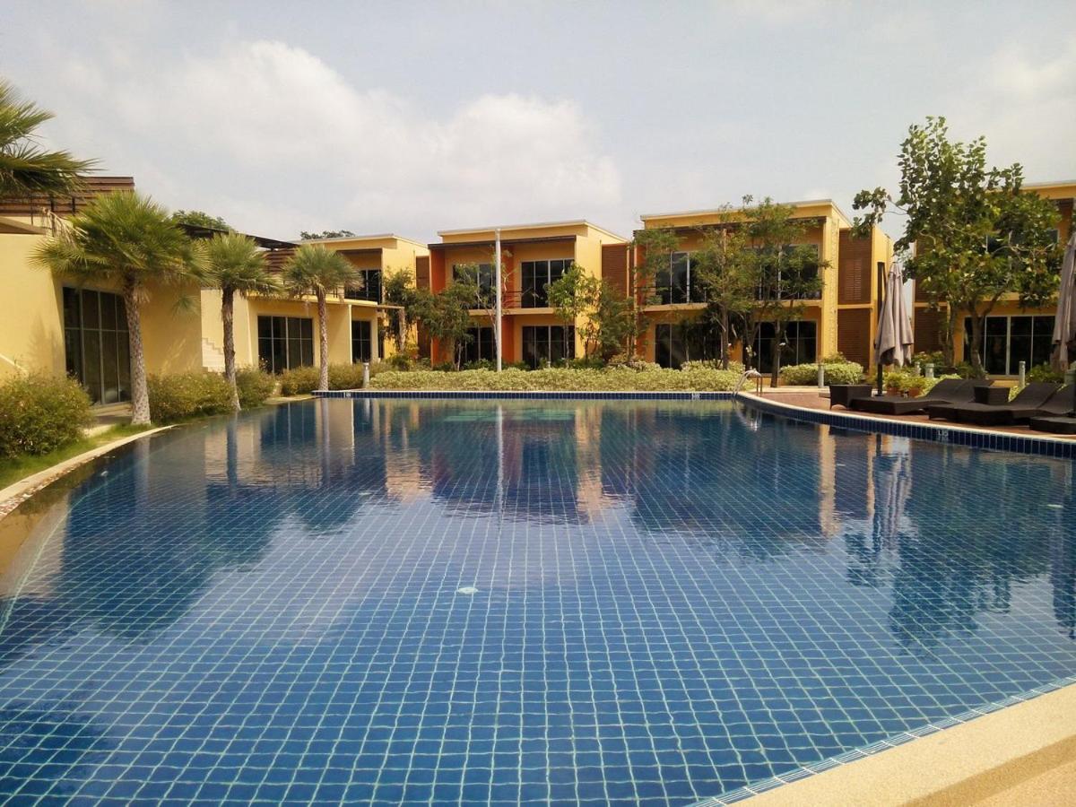 Bangkok.Grand.Resort Bang Bo Bagian luar foto