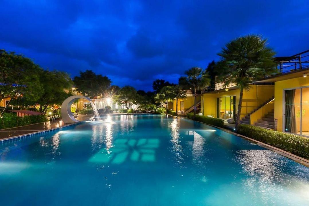 Bangkok.Grand.Resort Bang Bo Bagian luar foto