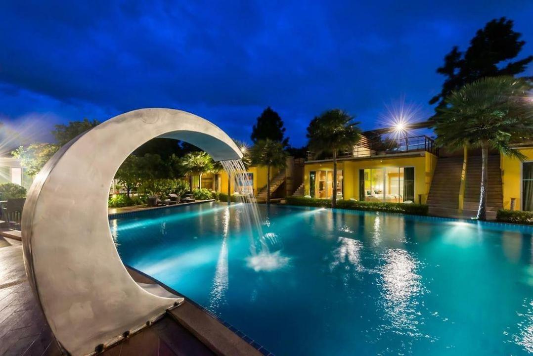 Bangkok.Grand.Resort Bang Bo Bagian luar foto