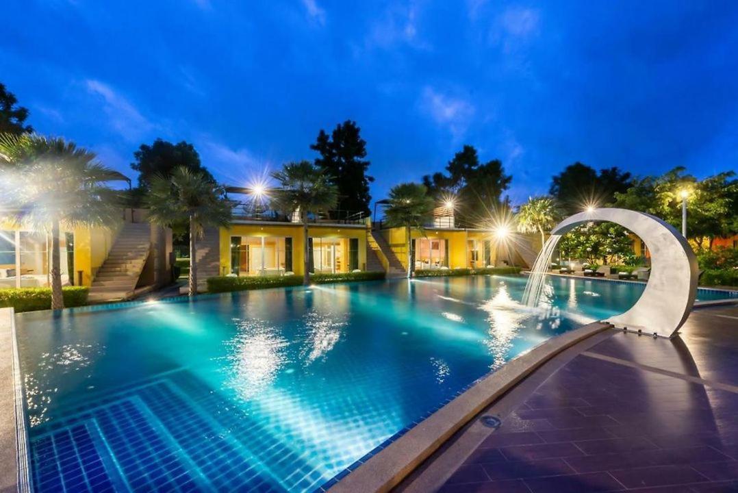 Bangkok.Grand.Resort Bang Bo Bagian luar foto