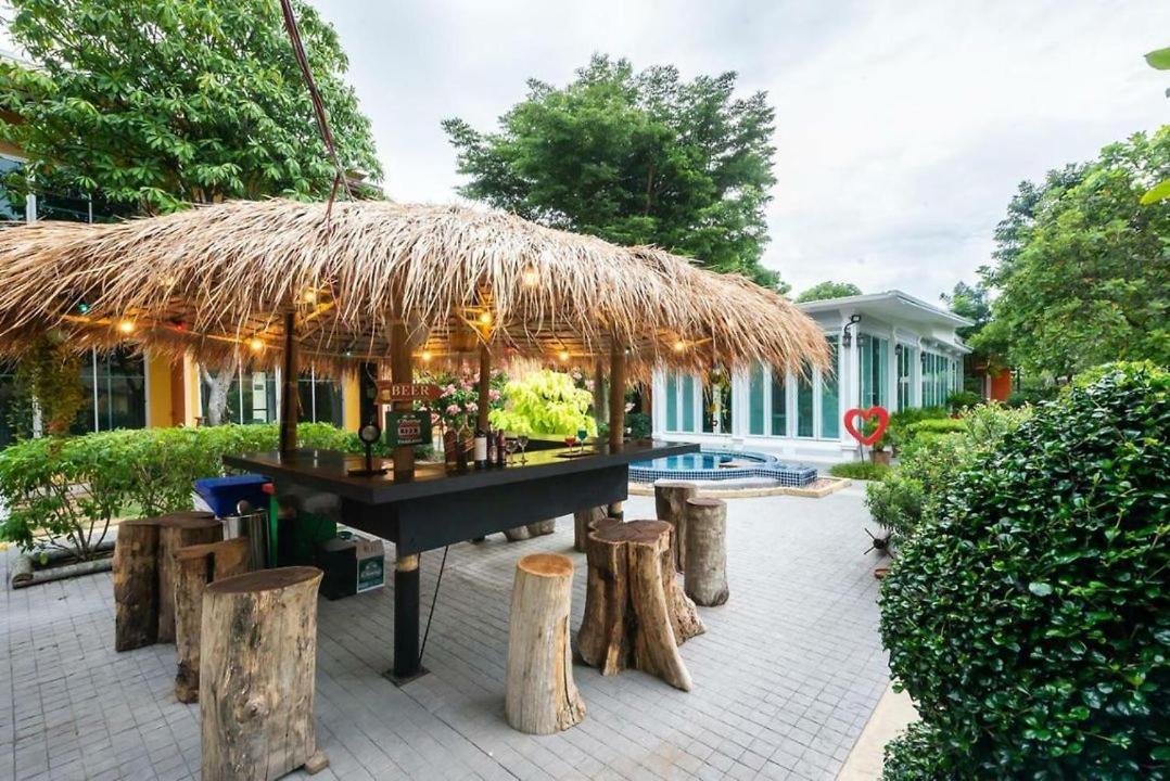 Bangkok.Grand.Resort Bang Bo Bagian luar foto