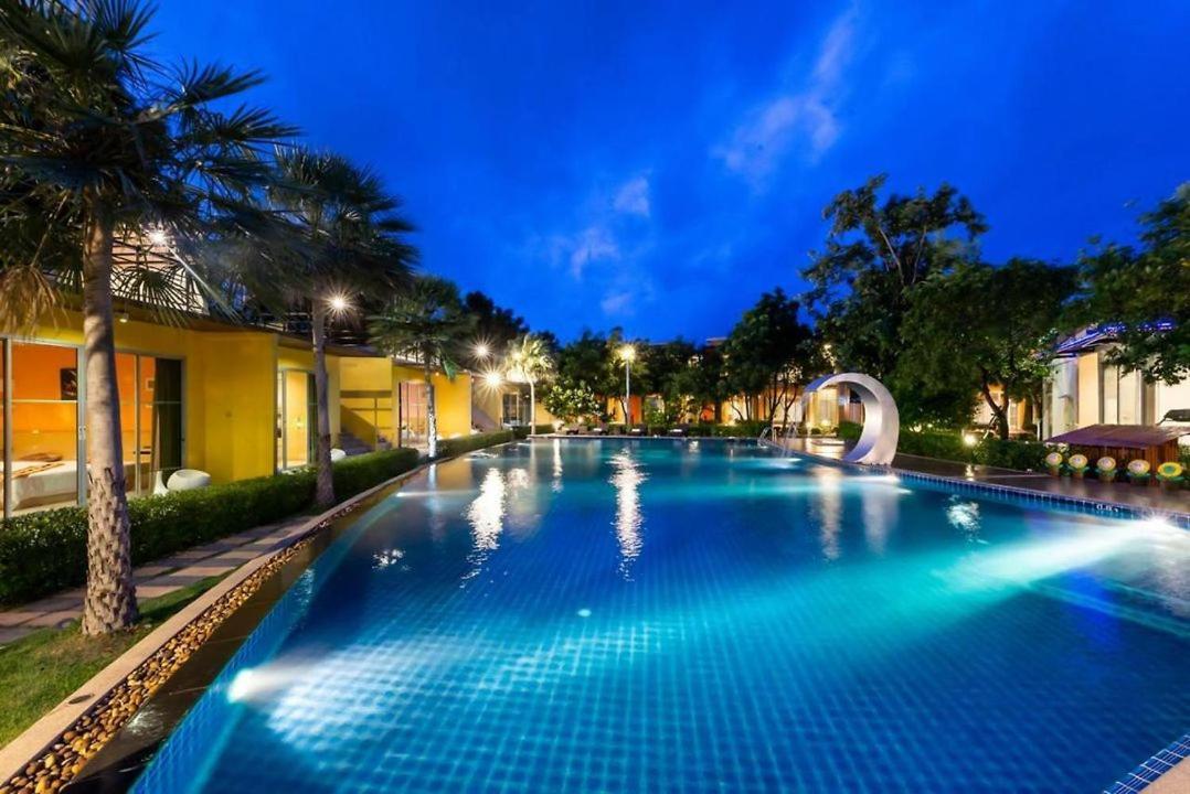 Bangkok.Grand.Resort Bang Bo Bagian luar foto
