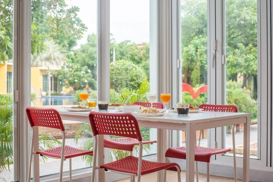 Bangkok.Grand.Resort Bang Bo Bagian luar foto