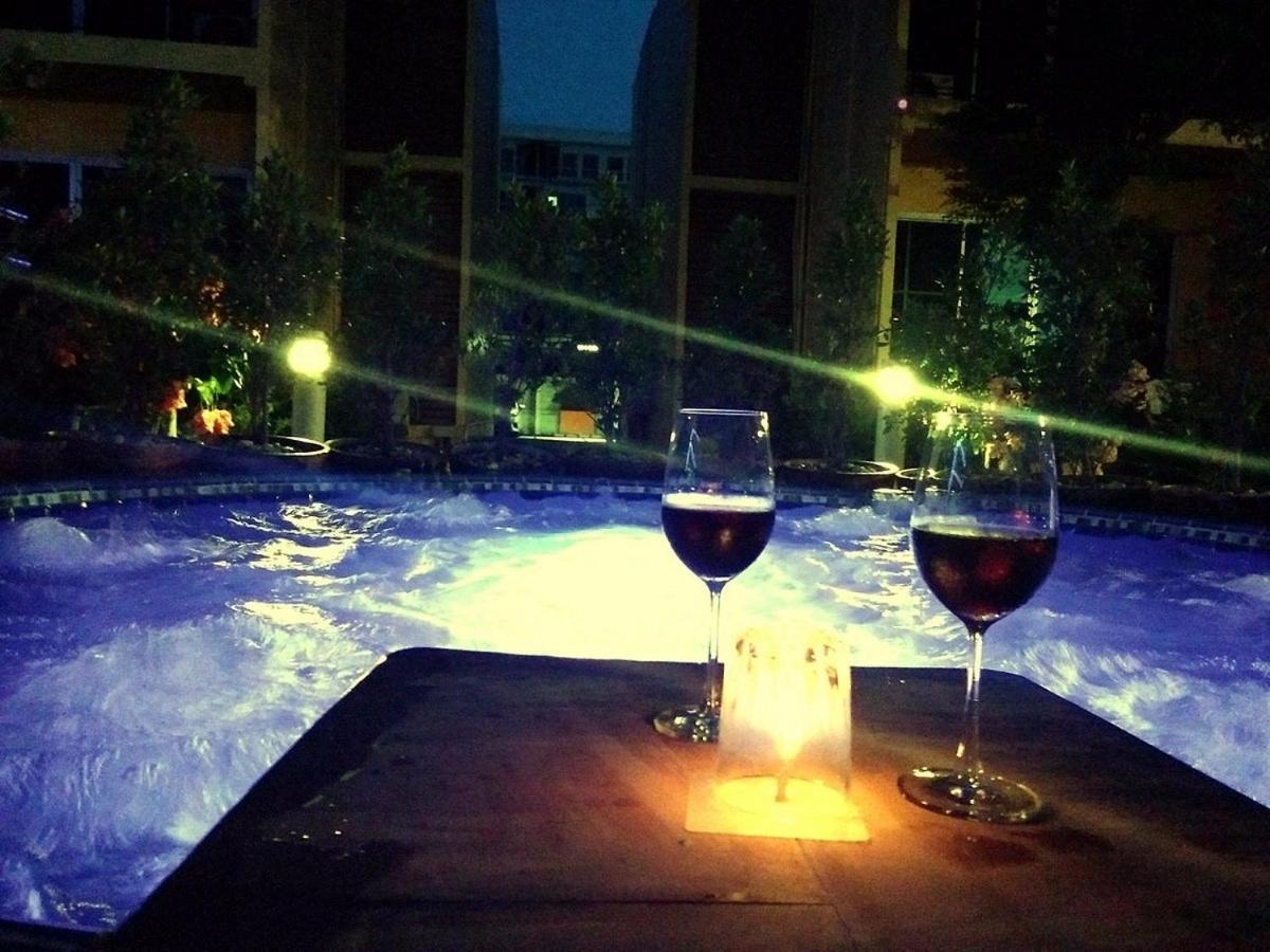 Bangkok.Grand.Resort Bang Bo Bagian luar foto