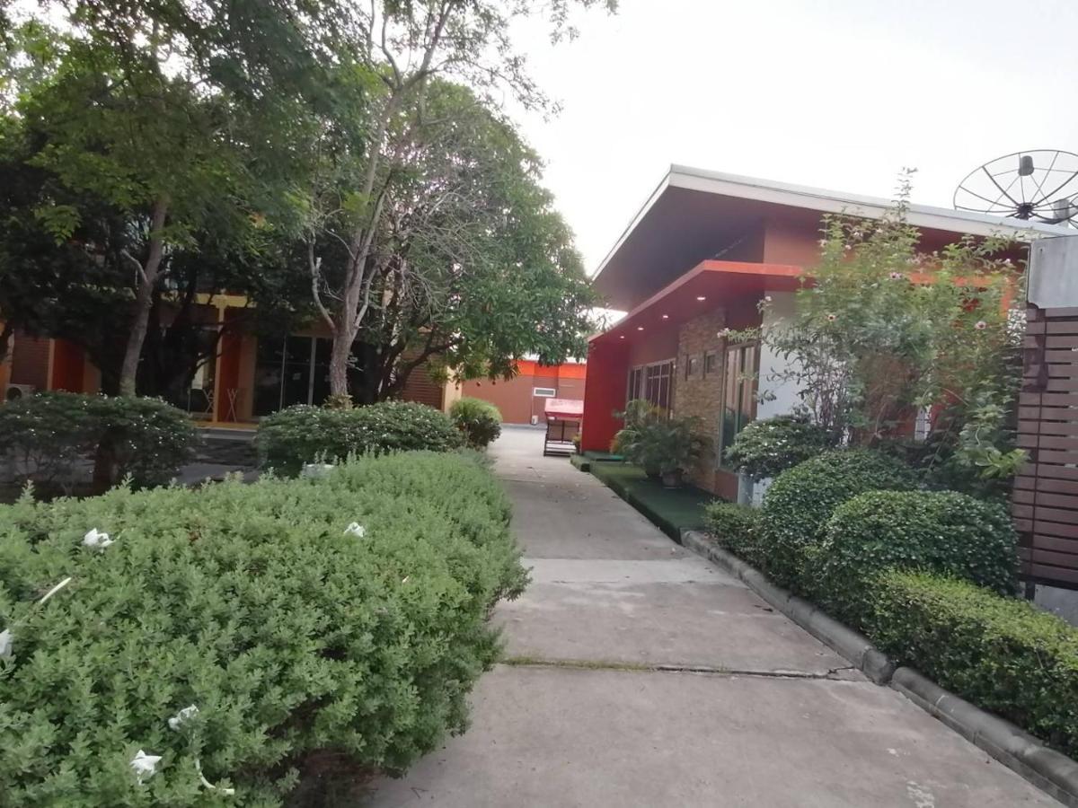 Bangkok.Grand.Resort Bang Bo Bagian luar foto